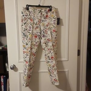 NWT Cynthia Rowley White Floral Ankle Pants size 6